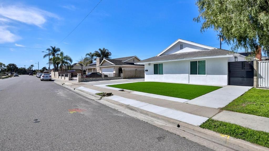 H&H Modern Lux 4Bd 1 King Suite 3 Queen Socal Disney 웨스트민스터 외부 사진