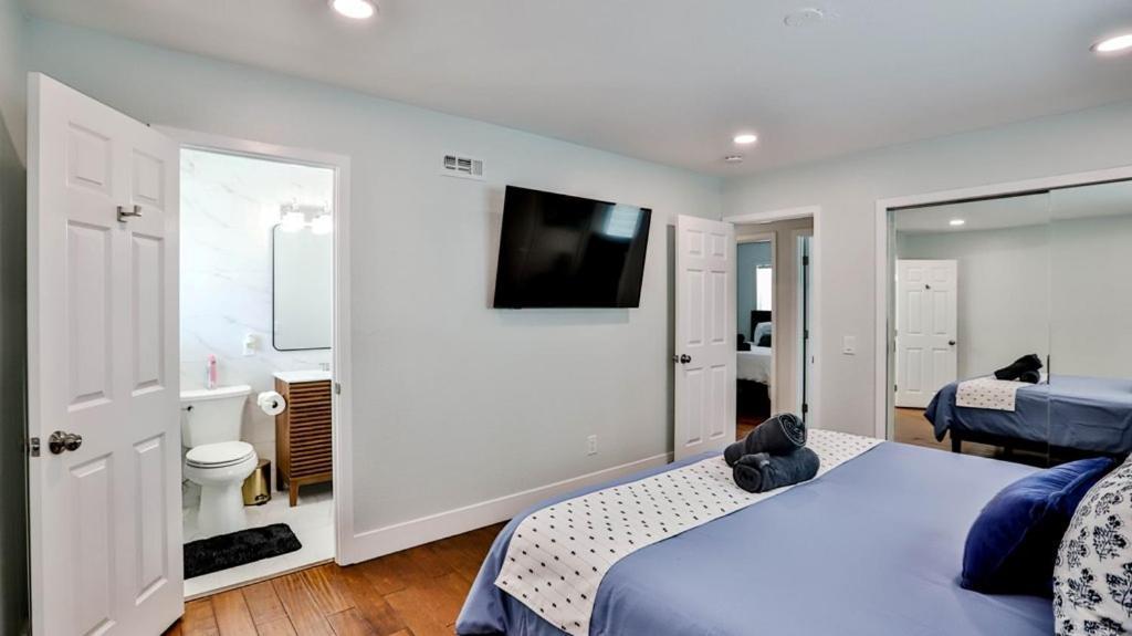 H&H Modern Lux 4Bd 1 King Suite 3 Queen Socal Disney 웨스트민스터 외부 사진