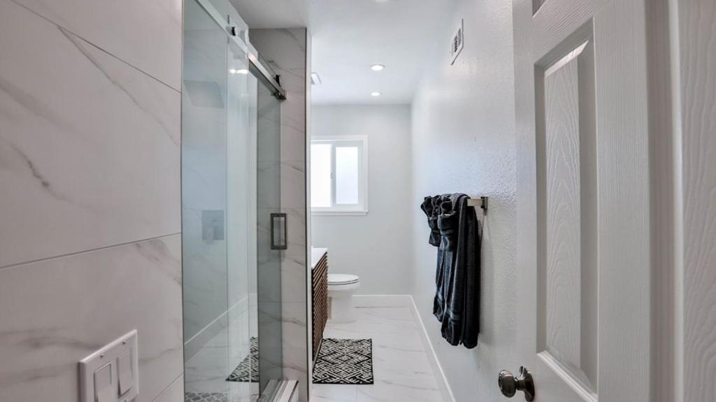 H&H Modern Lux 4Bd 1 King Suite 3 Queen Socal Disney 웨스트민스터 외부 사진