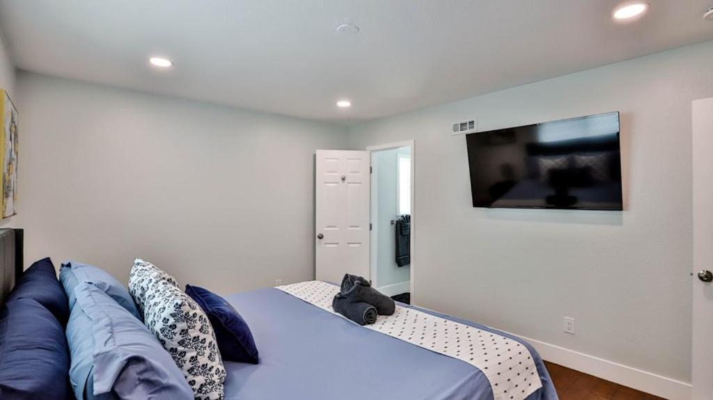 H&H Modern Lux 4Bd 1 King Suite 3 Queen Socal Disney 웨스트민스터 외부 사진