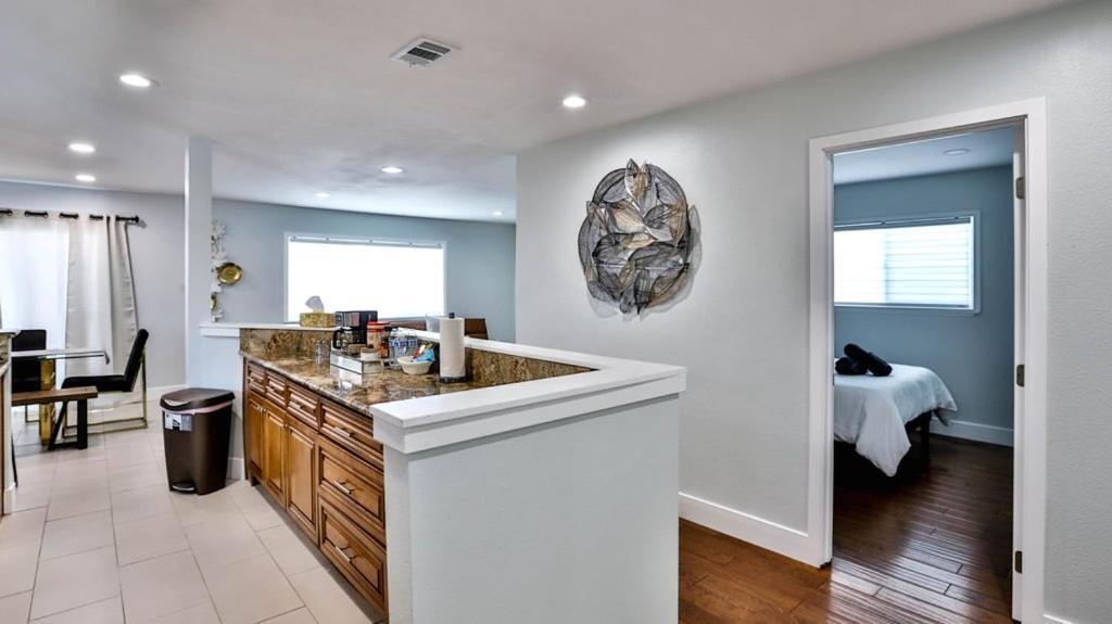 H&H Modern Lux 4Bd 1 King Suite 3 Queen Socal Disney 웨스트민스터 외부 사진