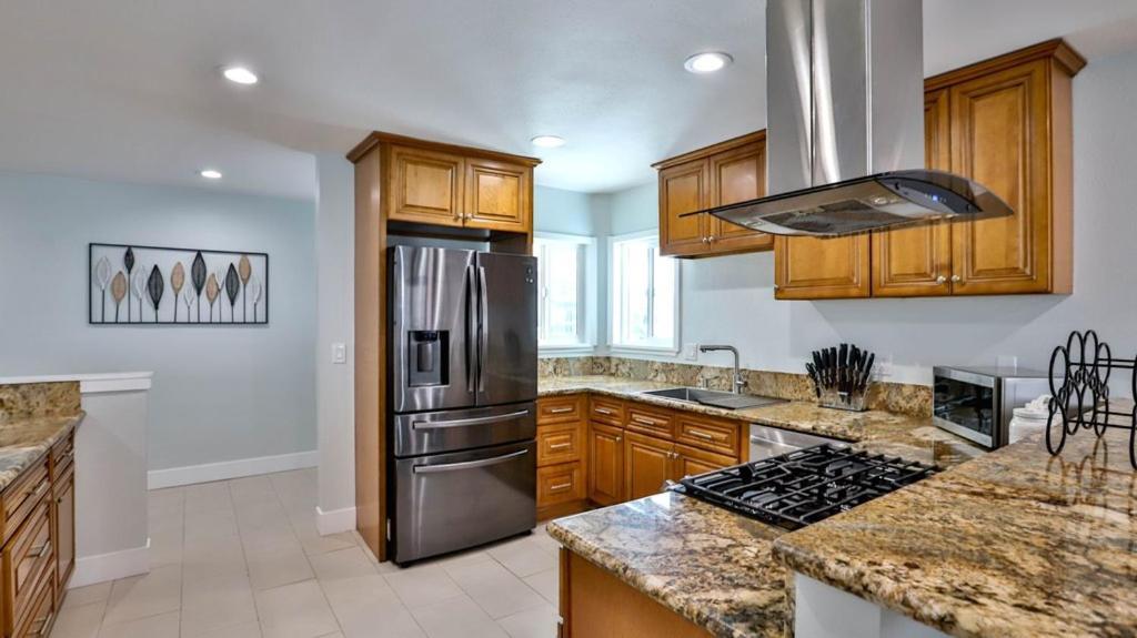 H&H Modern Lux 4Bd 1 King Suite 3 Queen Socal Disney 웨스트민스터 외부 사진